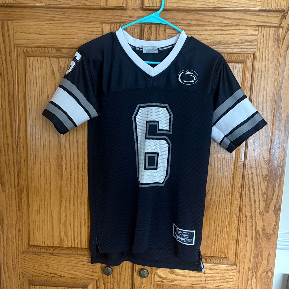 Colosseum Athletics Gray and Black Jersey